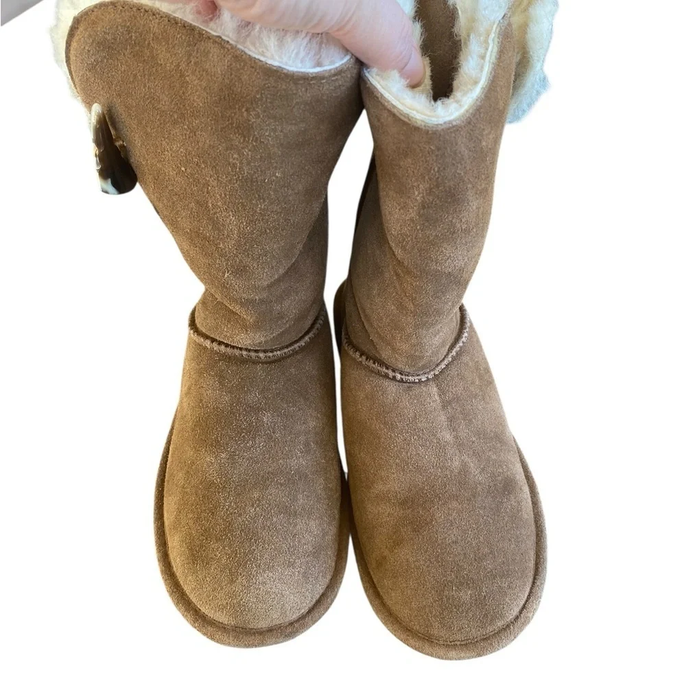 Bearpaw Jade Brown Suede Upper Sheepskin Wool Lined Toggle closure Winter Boots